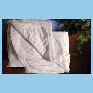 2 crib / toddler bed size washable fitted mattress protectors